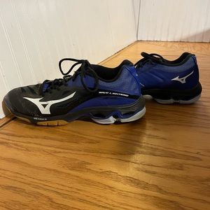 Mizuno Size 8 Women’s Volleyball Shoes